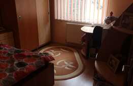 Apartament 3 camere, decomandat, etaj 2, zona Plopilor