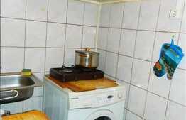 1 camera de vanzare la cateva minute de magazinul Billa