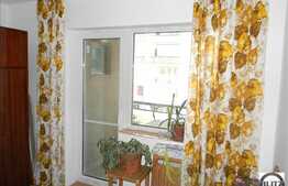 2 camere renovate la etaj intermediar