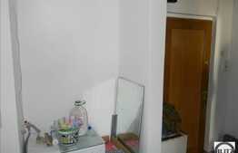 2 camere renovate la etaj intermediar