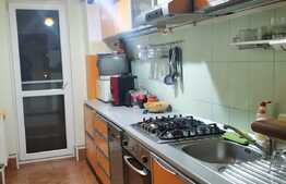 Apartament 4 camere, decomandat, etaj intermediar, zona strazii Parang