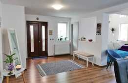  Casa individuala, 4 camere, 409 mp teren, situata in Sannicoara