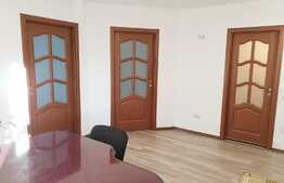  OPORTUNITATE! Apartament, 3 camere, parcare, etaj intermediar, zona Terra!