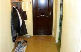 Vanzare apartament decomandat cu 2 camere + boxa la subsol