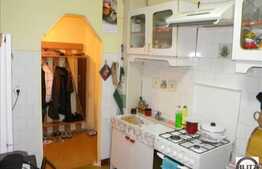 Vanzare apartament decomandat cu 2 camere + boxa la subsol