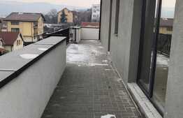 Birou proaspat renovat, 55 mp, se inchiriaza impreuna cu o terasa generoasa de 10 mp