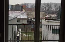 Birou proaspat renovat, 55 mp, se inchiriaza impreuna cu o terasa generoasa de 10 mp