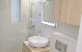 2 camere, renovat in intregime, 48 mp, etaj intermediar, zona Coloane 