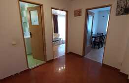 Decomandat, parcare, 56 mp utili, etaj intermediar, zona Florilor