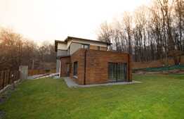 Casa individuala, 271 mp utili, 2200 mp teren, incalzire in pardoseala, finalizata!