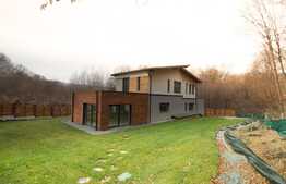 Casa individuala, 271 mp utili, 2200 mp teren, incalzire in pardoseala, finalizata!