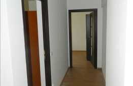 Apartament de vanzare cu 3 camere, 75 mp, complet mobilat si utilat