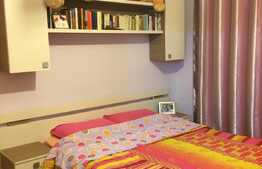 Apartament 3 camere, 64 mp, loc parcare, zona strazii Sesul de Sus!