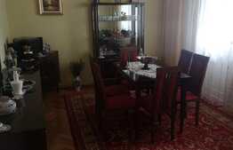 Apartament 4 camere, decomandat, etaj 1, parcare, zona Nora