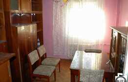 4 camere decomandate, 78.80 mp, zona strazii Parang. Boxa si loc de parcare!