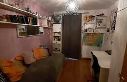 Garaj, parcare exterioara, 2 boxe, etaj intermediar, zona centrala