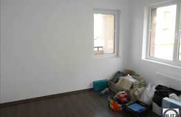 De vanzare apartament cu 3 camere, 61 mp utili