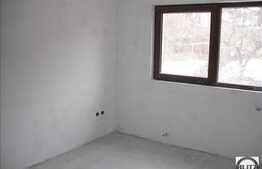 4 camere cu scara interioara, 75 mp!