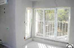 Apartament finisat, 3 camere plus 50 mp CURTE, zona Spitalul de Recuperare