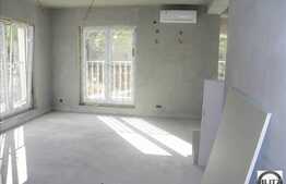 Apartament finisat, 3 camere plus 50 mp CURTE, zona Spitalul de Recuperare