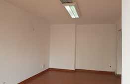 Spatiu comercial, 35 mp cu VITRINA pe tot frontul stradal, zona cu trafic pietonal intens 