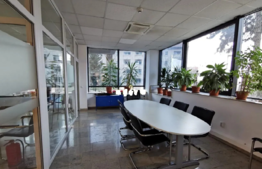 Etaj integral in cladire de birouri, 348 mp, zona The OFFICE, 4 locuri de parcare incluse