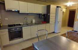 Apartament 3 camere, 60 mp, parcare, zona strazii Florilor