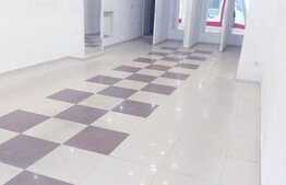 Spatiu comercial ultrancetral