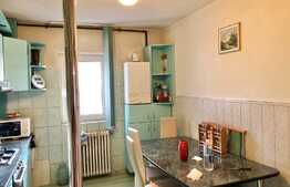 Apartament cu 3 camere, decomandat, 80 mp, parcare, zona Iulius Mall