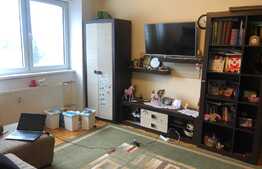 Apartament 3 camere, etaj intermediar, zona strazii Alexandru Vlahuta