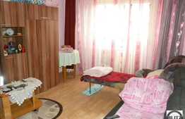 Apartament de vanzare cu 3 camere, decomandat