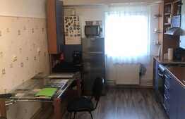 Apartament 3 camere, decomandat, 76 mp, etaj intermediar, zona Pod Calvaria