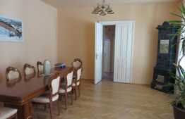 Arhitectura deosebita in centrul orasului. 