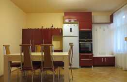 Arhitectura deosebita in centrul orasului. 