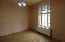 Arhitectura deosebita in centrul orasului. 