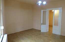 Arhitectura deosebita in centrul orasului. 