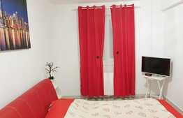 2 camere decomandate, etaj intermediar, balcon, 2 parcari, zona VIVO!