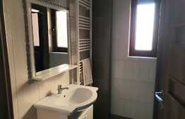 Apartament 3 camere, 53 mp, gradina, zona strazii Stejarului 