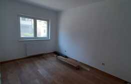 3 camere decomandate, 2 bai, camara, etaj intermediar, zona strazii Teilor