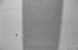 Garsoniera de 40 mp, etaj intermediar, parcare!