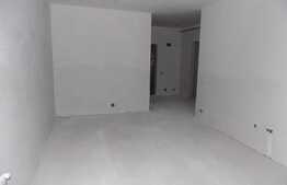 Garsoniera de 40 mp, etaj intermediar, parcare!