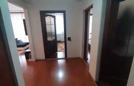 Apartament decomandat, expunere sudica, parcare, etaj intermediar, zona Porii