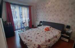 Apartament decomandat, expunere sudica, parcare, etaj intermediar, zona Porii