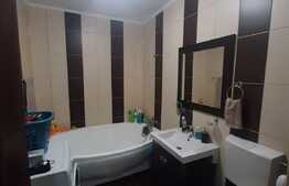 Apartament decomandat, expunere sudica, parcare, etaj intermediar, zona Porii