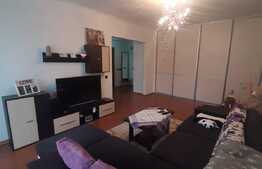 Apartament decomandat, expunere sudica, parcare, etaj intermediar, zona Porii