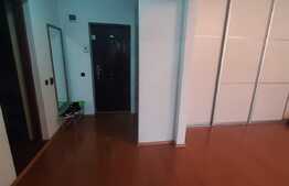 Apartament decomandat, expunere sudica, parcare, etaj intermediar, zona Porii