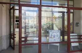 Spatiu comercial, 196 mp, parter + mezanin, vitrina, complex de spatii comerciale