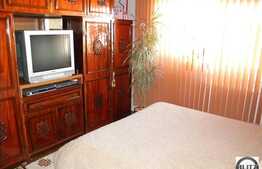 Vanzare apartament 4 camere etaj intermediar