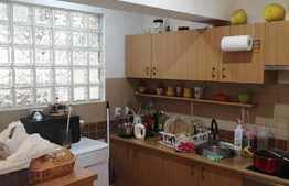 Casa cu 2 apartamente in zona ultracentrala