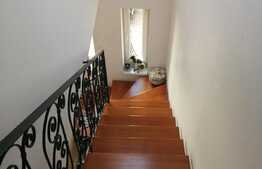 Casa cu 2 apartamente in zona ultracentrala